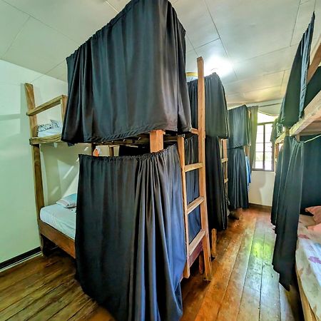 Screaming Gecko Hostel Busuanga Esterno foto
